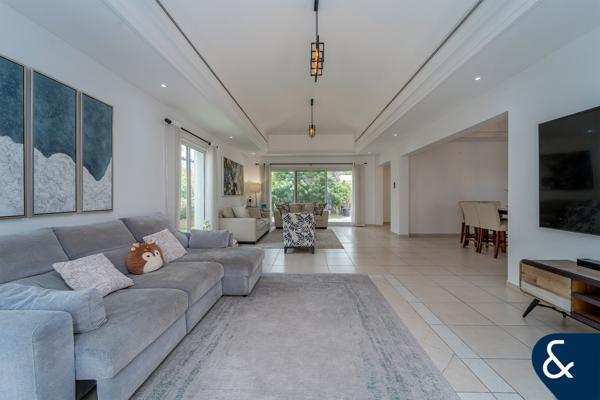 Exclusive | 4 Bedrooms | Huge Swimming Pool