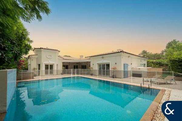 Exclusive| Amazing Pool | 10,700 sq ft plot