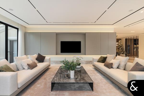 Seven Bedroom Mansion on Huge Private Plot