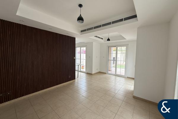 2 Bedrooms + Study | Upgraded | AVAILABLE NOW