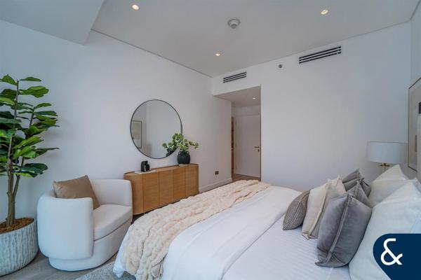 2 Bedroom | High floor | Fully Upgraded