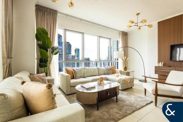 High floor | Large layout | Bright