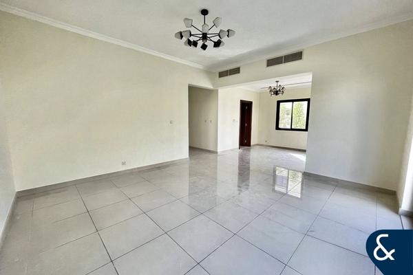 4 Beds | Single Row | Type 2 Layout | Vacant