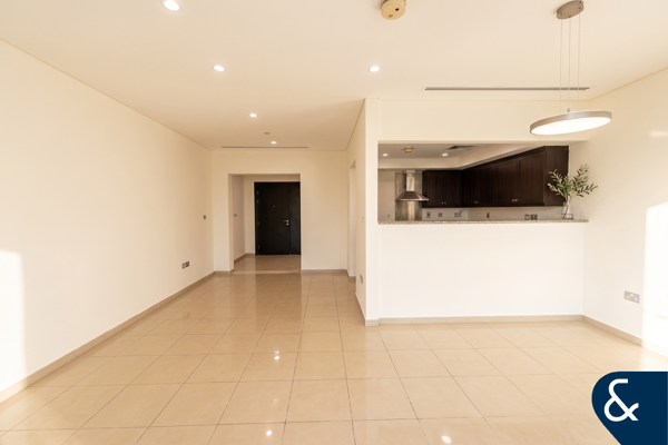 VOT | Private Garden | Great Location