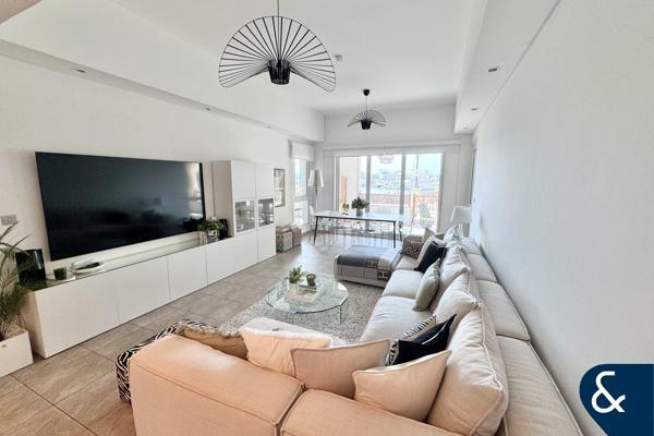 Exclusive | Private Garage | Vacant