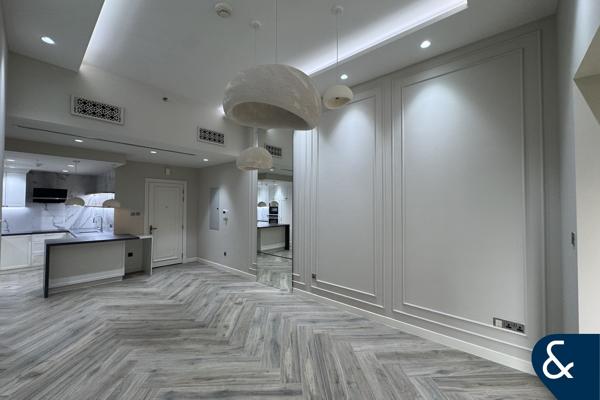 Modern | Fully Upgraded | Private Garden