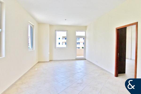 Vacant now | Corner Unit | One Bedroom