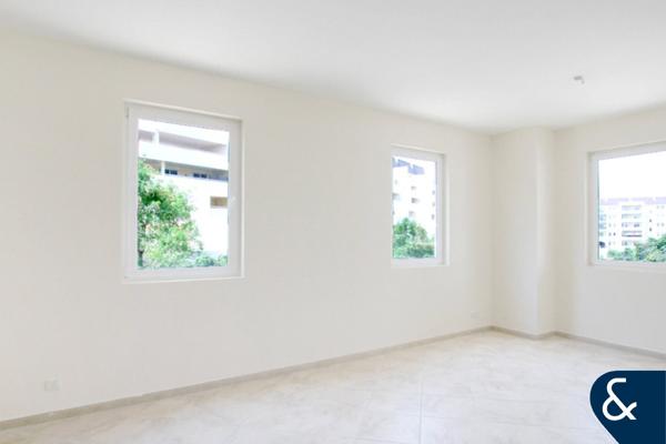 Vacant now | Corner Unit | One Bedroom