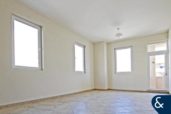 Vacant now | Corner Unit | One Bedroom