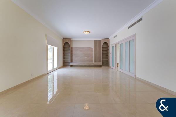 6 Bedrooms | Fully Renovated | Large Pool