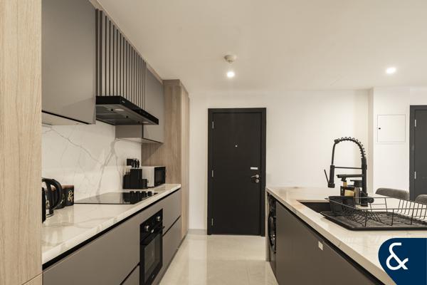 Fully Upgraded | Vacant | Marina View
