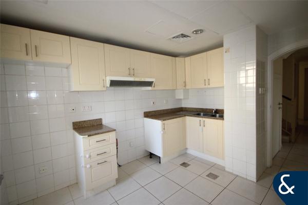 Private Location | Single Row | Near Park