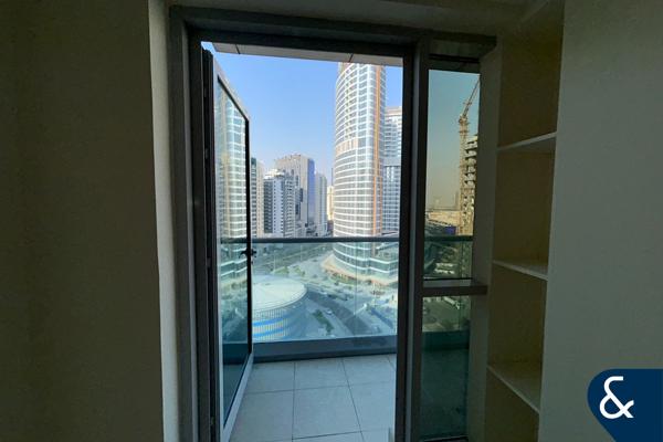 Spacious | Canal View | Unfurnished
