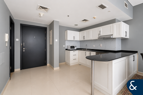 2 Bed | Upgraded | Furnished | Close To Metro