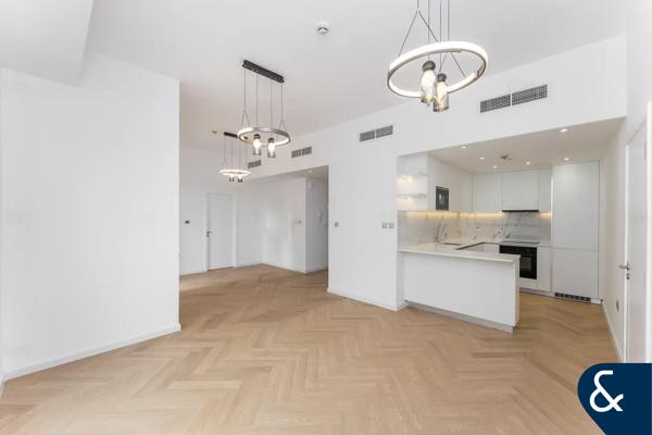 1 Bedroom | Upgraded | Marina and Sea View