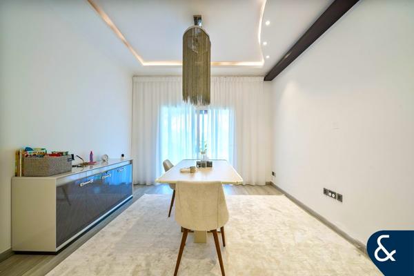 5 Beds | Fully Upgraded | Lake View | 5 Beds