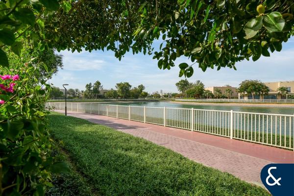 5 Beds | Fully Upgraded | Lake View | 5 Beds