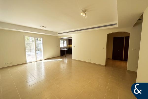 Single Row | Vacant | Great Condition