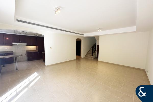 Single Row | Vacant | Great Condition