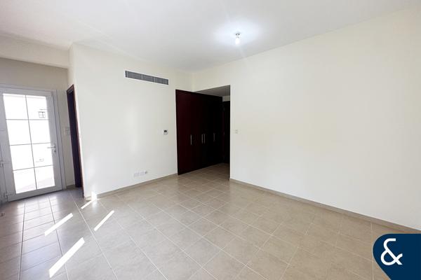 Single Row | Vacant | Great Condition