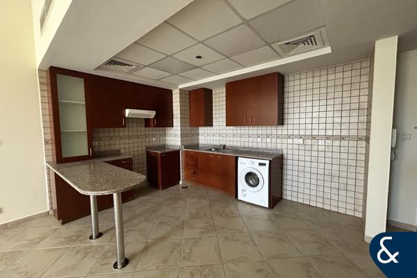 One Bed With Terrace I Vacant Now I 1566 Sqft