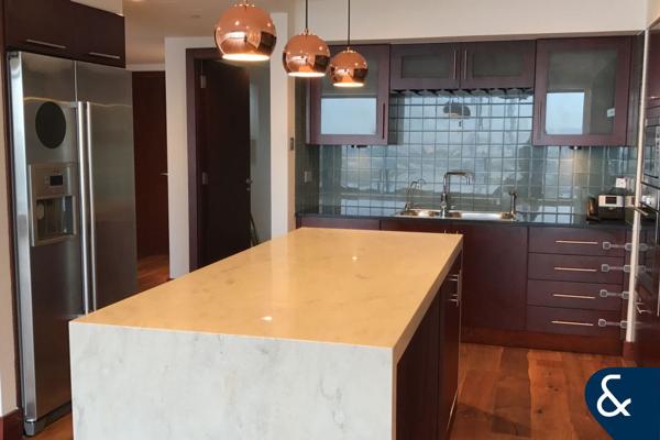 Open Plan | Upgraded | 2bed+Maid | Renovated