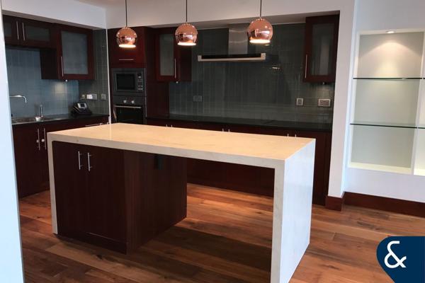 Open Plan | Upgraded | 2bed+Maid | Renovated