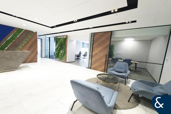 Luxury Unit | Half Floor | Vacant | Furnished