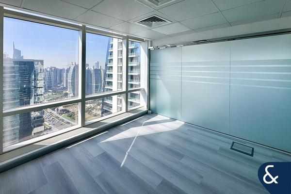 Lake Views | Vacant | High Floor | Partition