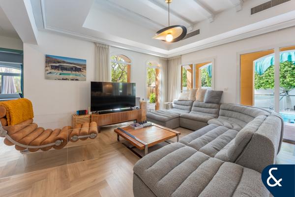 Upgraded | Spacious Plot | Private Pool | VOT