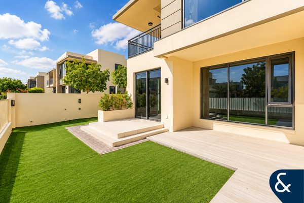 True Corner | 5 Bedroom | Green Belt