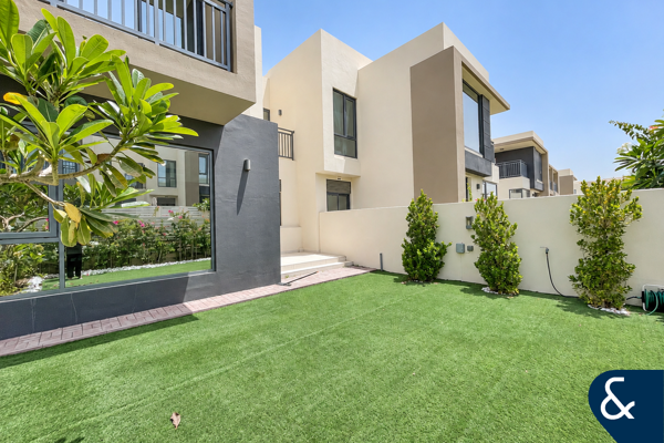 Close to Pool | Vacant | Park View.