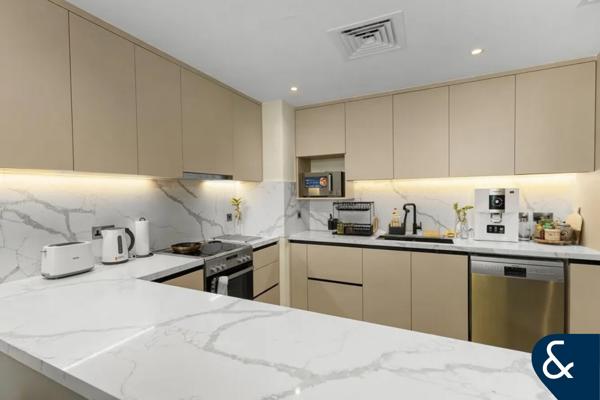Upgraded Two Bed | Park View | Vacant Soon