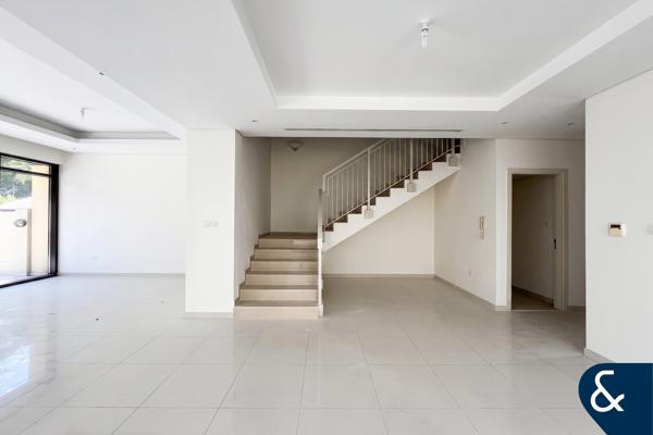 Single row THL | Next to Park | Big Plot
