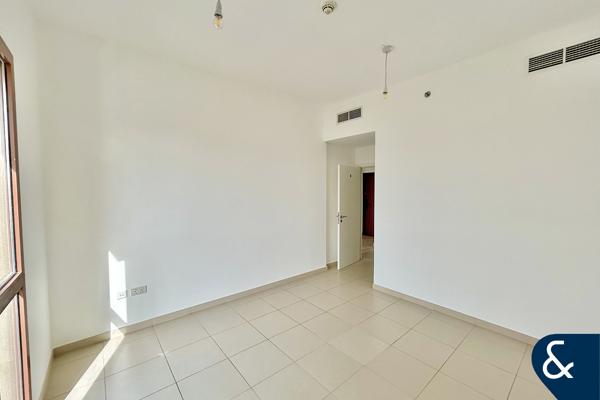 One Bedroom | Four Cheques | Townhouse Views