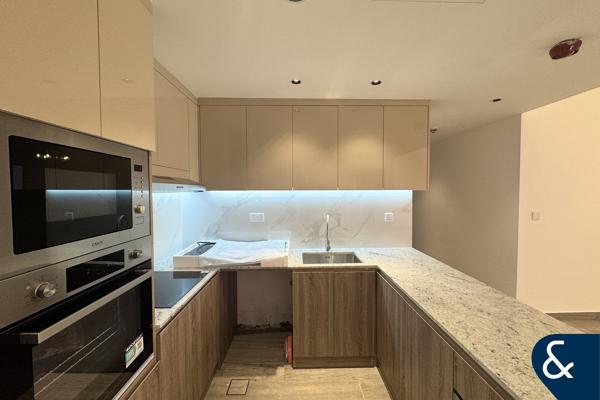 Modern Upgrade | Unfurnished | Mid-Floor