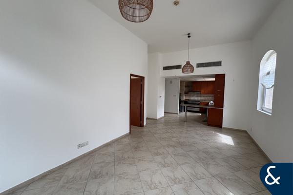 Ground Floor | 12 Cheques | Spacious Layout