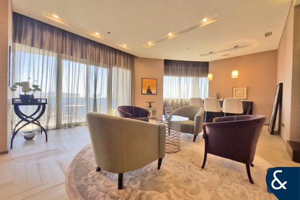 Fully Upgraded | Penthouse | Stunning views