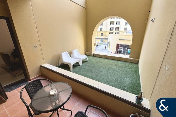 Upgraded 2 Bedroom | Furnished | Vacant