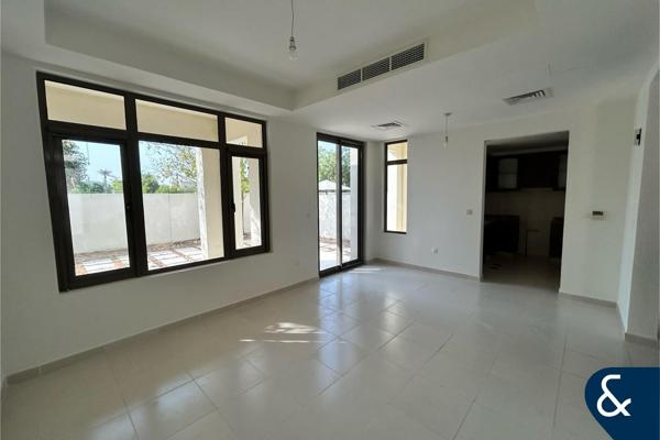 Single Row | Prime Location | Vacant Now