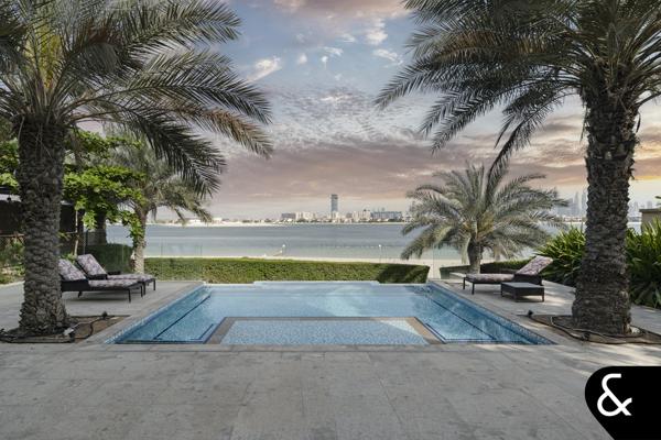 Renovated | Beachfront | Vacant | Elevator