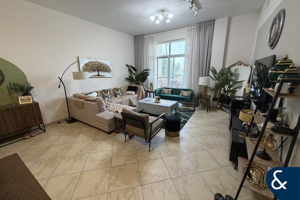 Large 3 Bed | Upgraded Kitchen | December