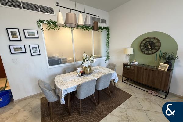 Large 3 Bed | Upgraded Kitchen | December