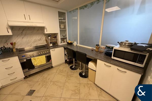 Large 3 Bed | Upgraded Kitchen | December