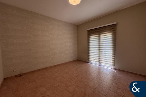 Vacant Now | Corner Unit | Upgrades | 4 Bed