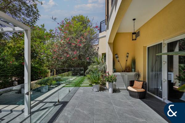 Exclusive | Top Townhouse | Corner Unit