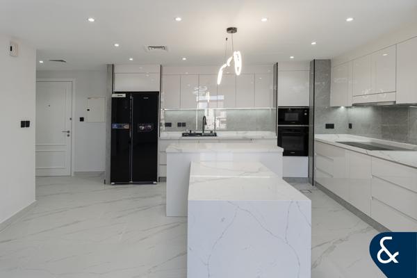 One Bed I Fully Upgraded I 1027 Sqft I VOT