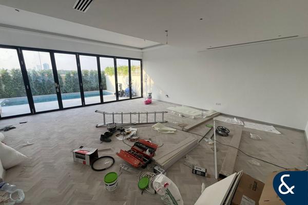 Single Row Upgraded | THK | 3 Bed + M | Pool