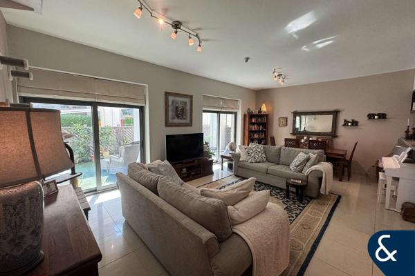 Spacious 2 Bedroom | Private Garden | VOT