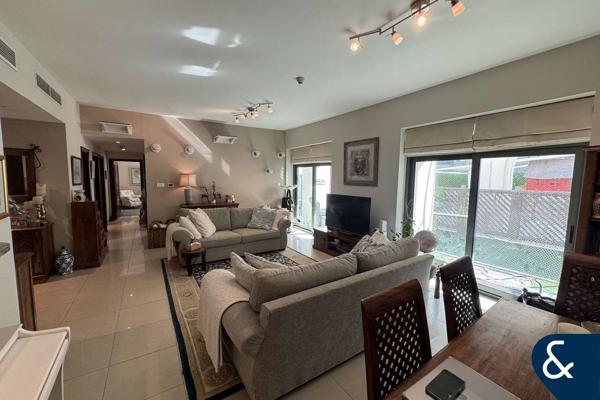 Spacious 2 Bedroom | Private Garden | VOT